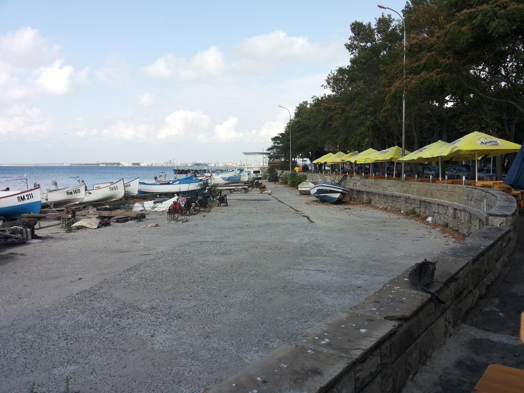 Апартаменти И Стаи За Гости Анхиало Pomorie Eksteriør billede